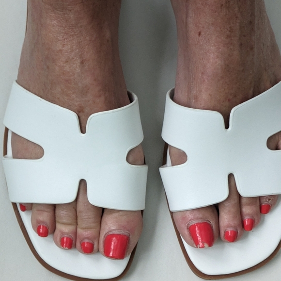 Women's White Sandles 7 - Picture 4 of 6